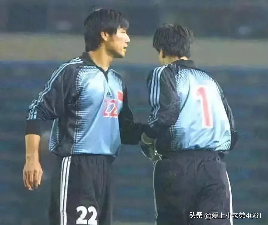 安崎为什么看着很矮,安崎现在的情况