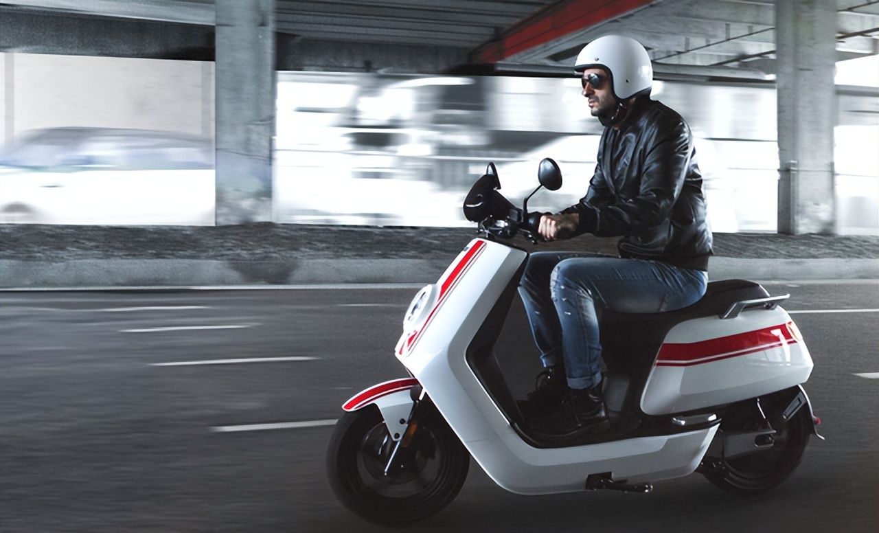 现在续航能力最大的电动车品牌,全球首款续航破1000km的电动车