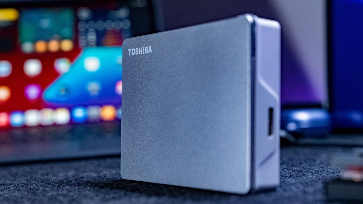 5年后再次入手移动硬盘，我选了东芝CanvioFlex，够小够快更兼容