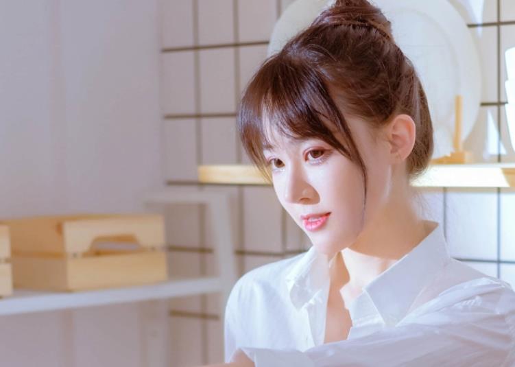 夸别人漂亮高端大气上档次的句子,如何夸胖胖的女生漂亮的幽默句子