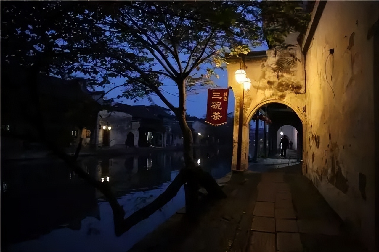 世界上最著名的十大古镇,云南著名古镇景点排名