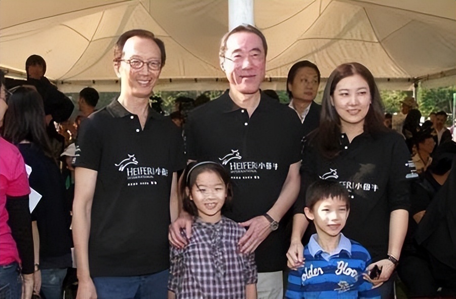 跳水女皇伏明霞家庭,跳水冠军伏明霞婚姻