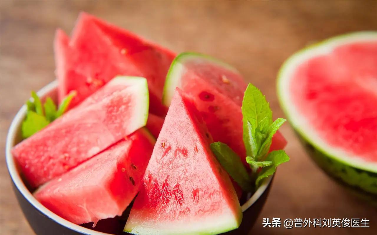 水果冷吃还是煮热吃有营养,水果空腹吃好还是饭后吃好