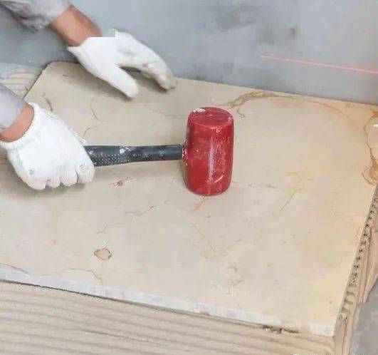 石材铺地工艺,做地暖贴石材要求