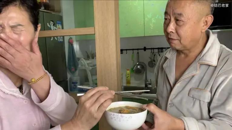 这群大爷太猛了：60后作品被周杰伦点赞、85岁每天打3小时游戏