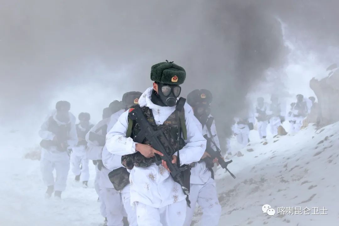 边疆兵记者,有请边防军人走上舞台