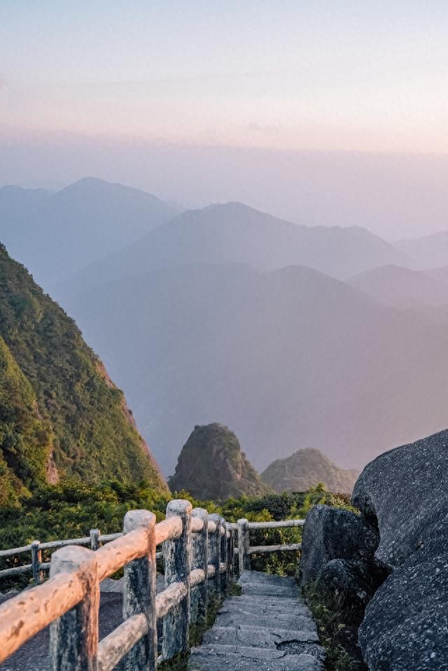 猫儿山是华南第一高峰吗,猫儿山华南之巅多高