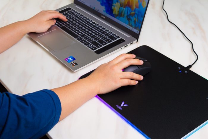 雷柏v20加什么鼠标垫好,v10c和v10s雷柏鼠标垫