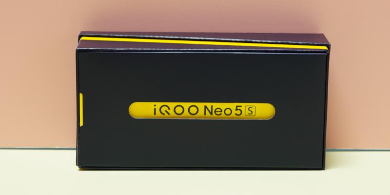 游戏拍照两不误的iqoo手机1500以内,iqooneo5快充