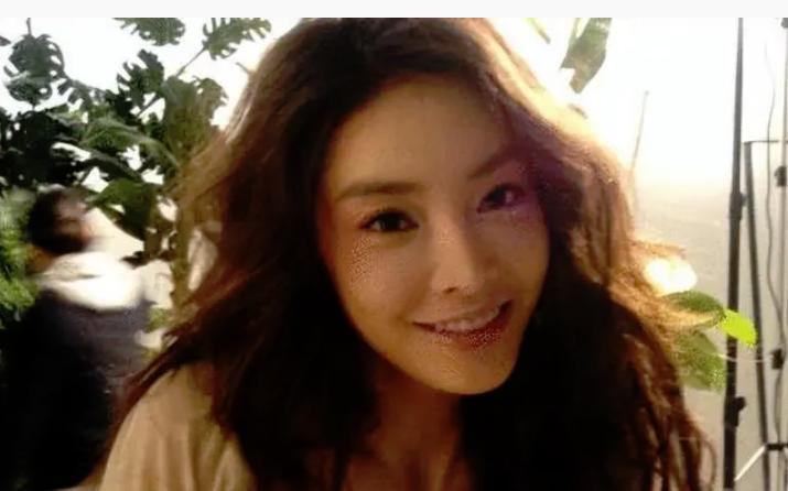 韩国财阀辛格浩：二婚入赘日本战犯家族发家，89岁和儿子共享女星