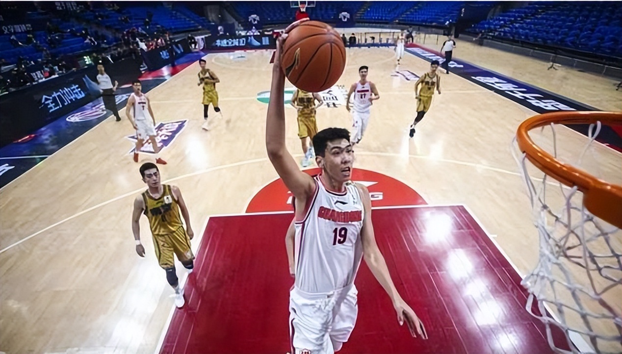 盘点cba历史十大中锋,cba总决赛姚明51分21篮板