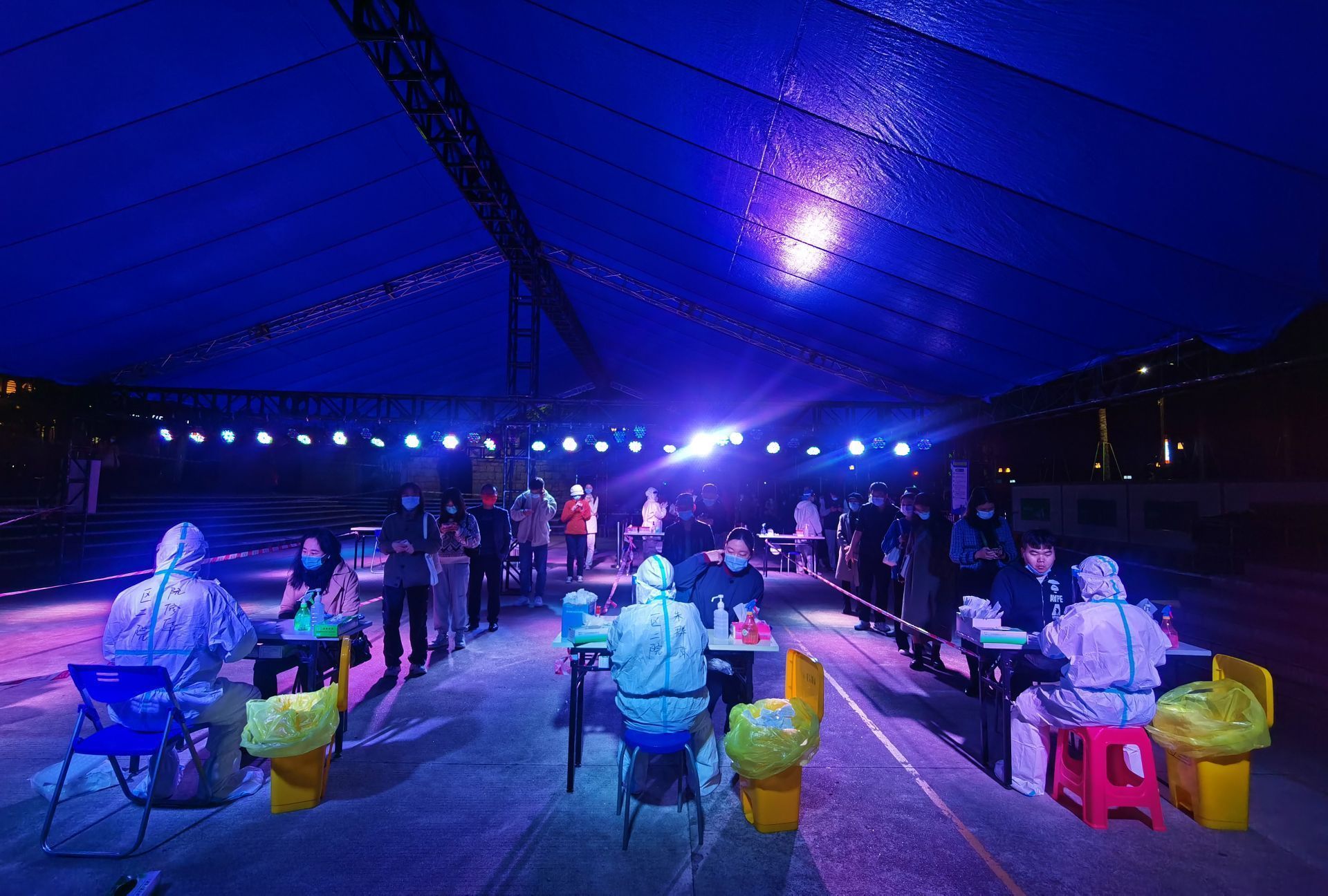 抗疫彰显了哪些中国精神,中国积极抗疫弘扬了什么精神