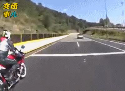 深夜时分在街头表演“杂技”？果然引来“特别关注”