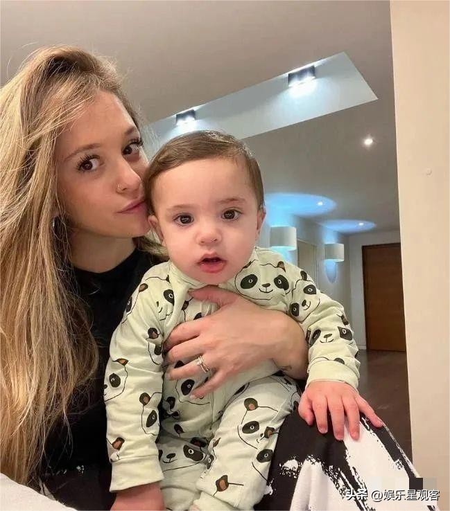 著名球星梅西的老婆,梅西的妻子有几个