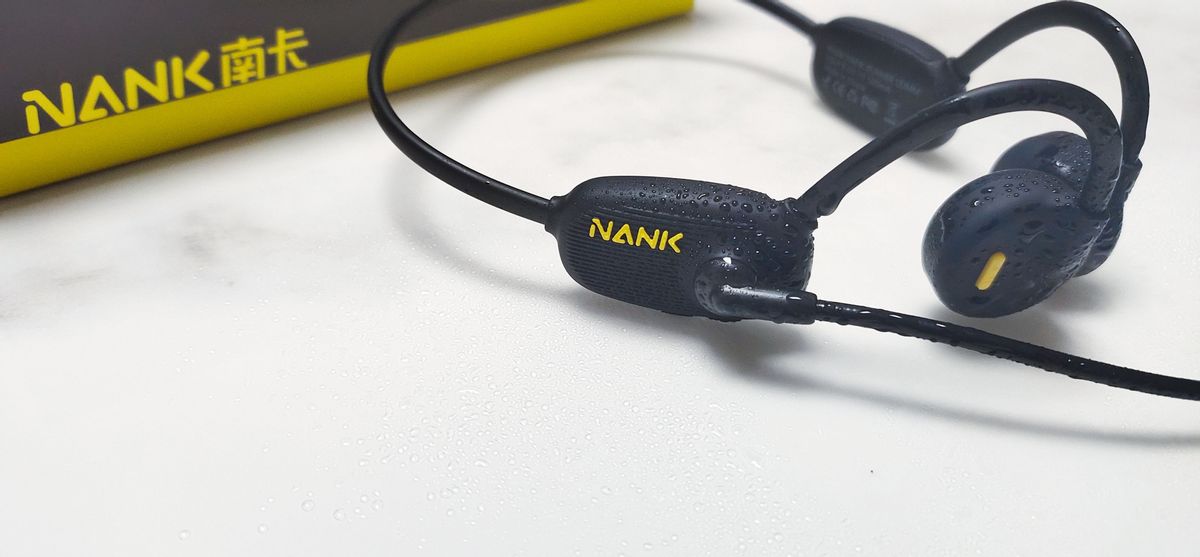 麦克风邂逅骨传导，高效办公实用性全面升级