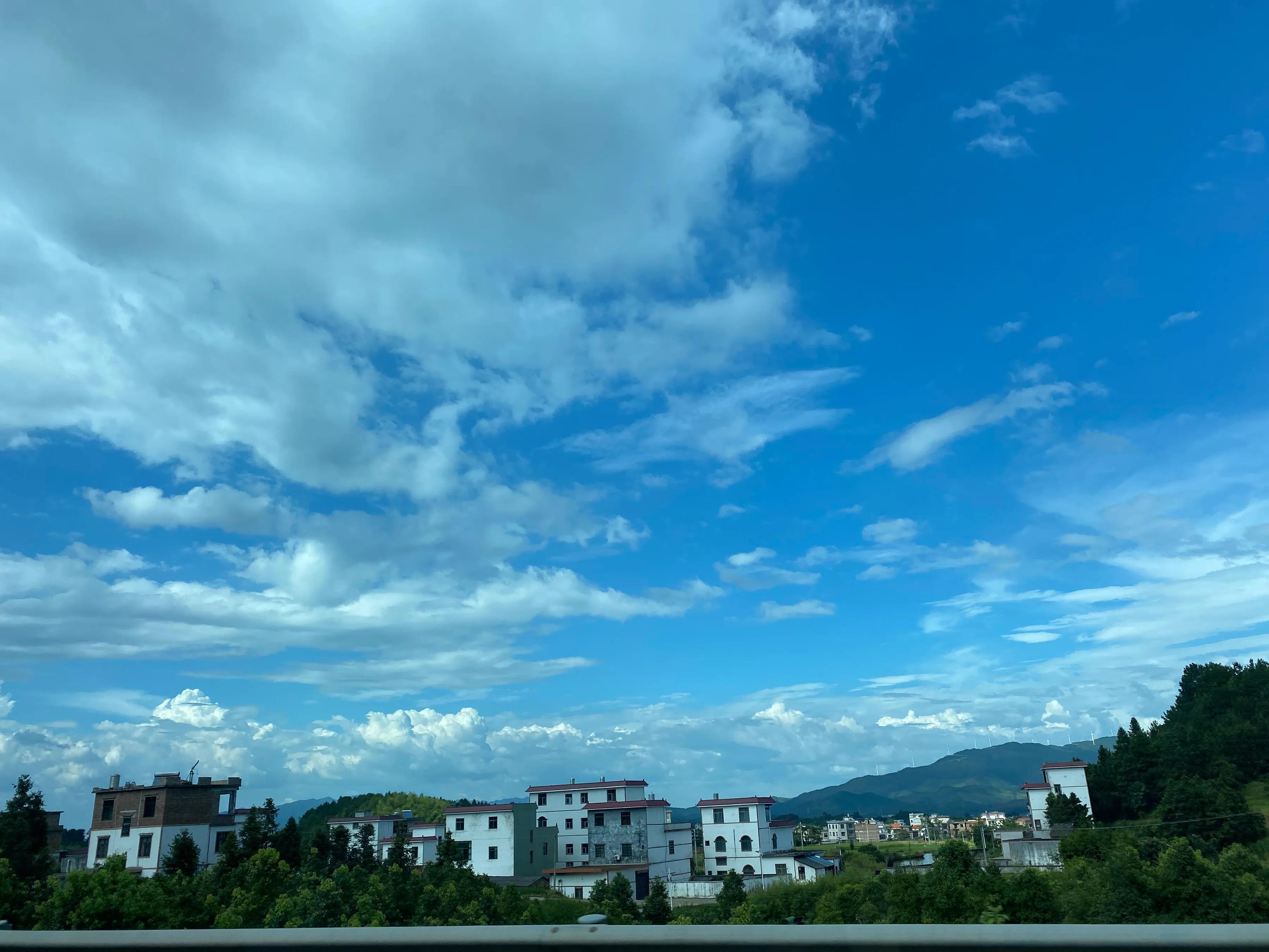 挂锁的村庄,曾经满是烟火故事