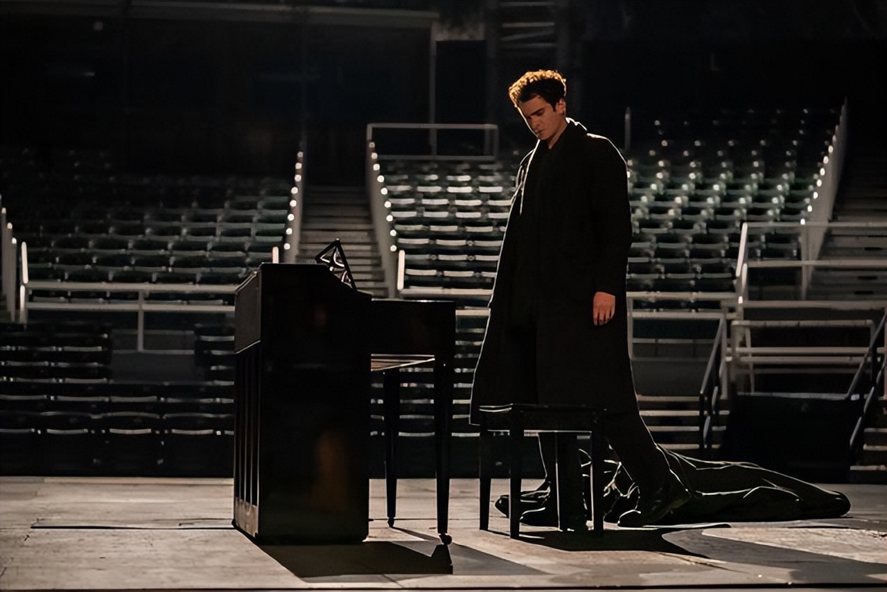 有时候感觉自己变丑是为什么,总觉得自己长得丑是什么原因