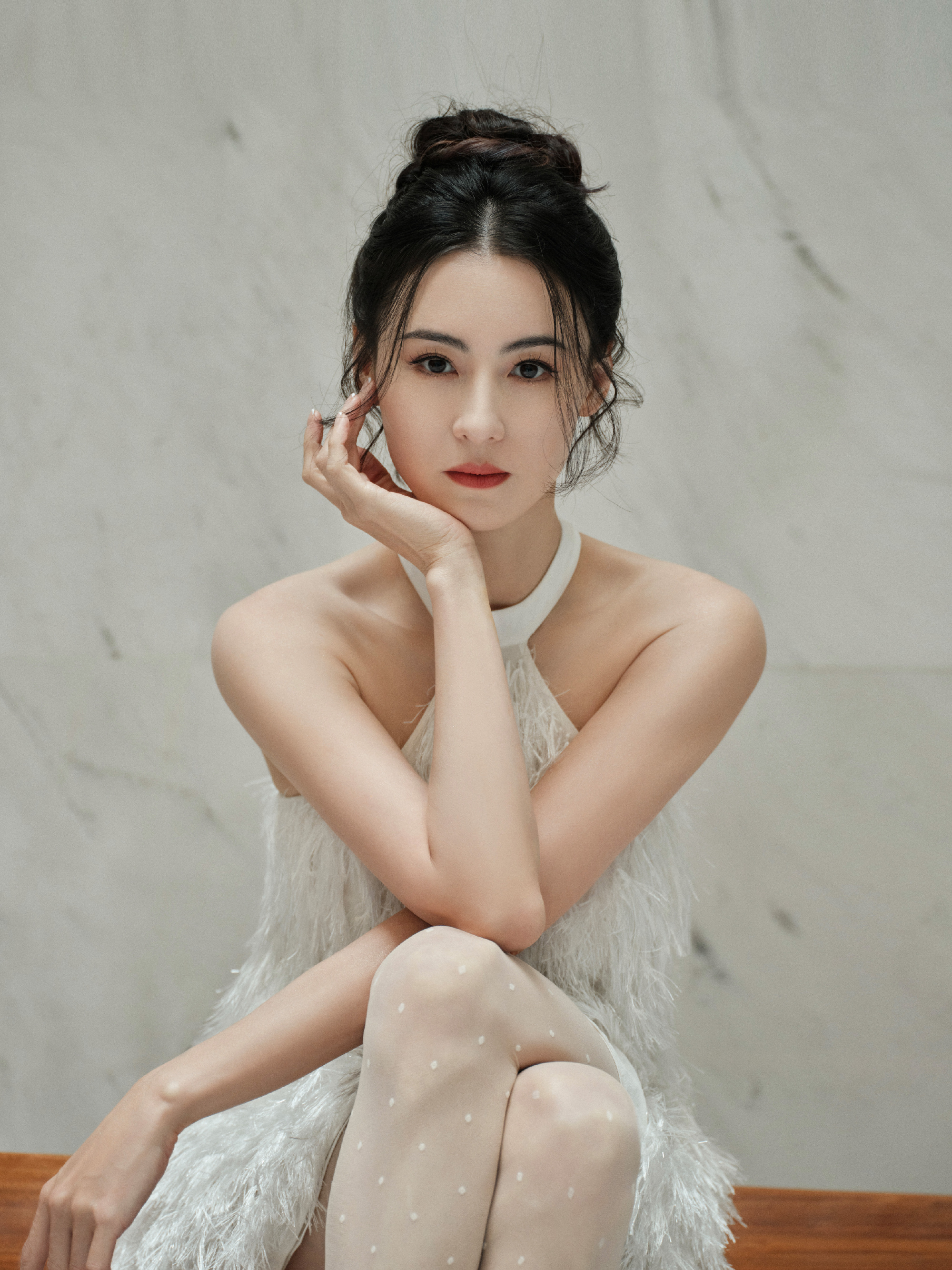 张柏芝晒美照长发飘飘女神范十足,张柏芝晒旗袍美照被赞状态回春