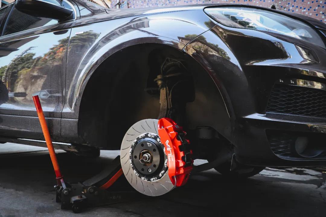 奥迪q7前刹车系统图片,18款奥迪q7前刹车盘更换视频