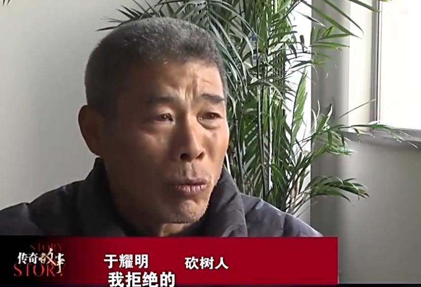 15岁男孩偷开母亲奔驰撞死人逃逸,16岁少年偷开家里汽车撞死人