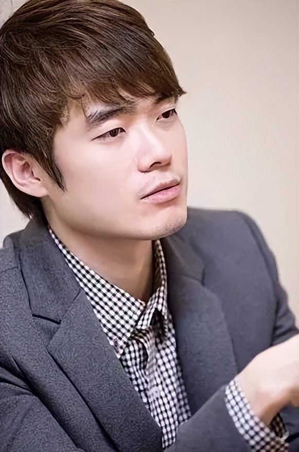 从《悬崖鬼》《整容液》到《独行月球》:韩国漫画为什么能成功?