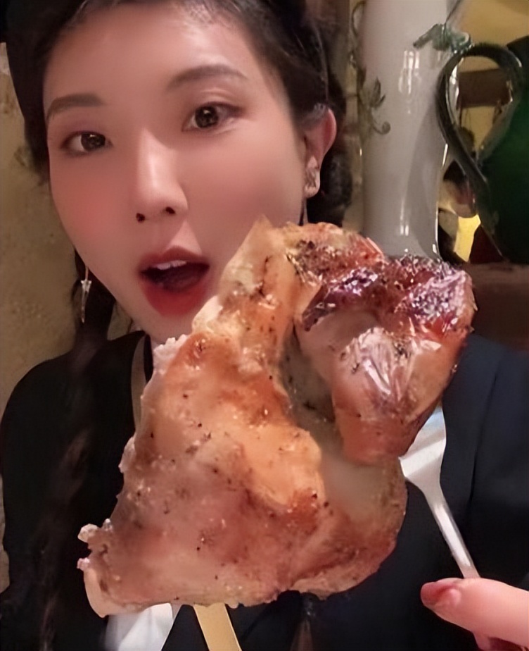 抖音90后网红富婆、日常养豹、出行包专机、到底是一种什么体验？