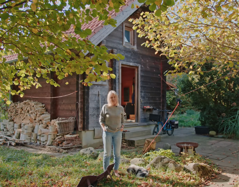 发现一位74岁奶奶的蜗居：16㎡小家没电没暖气，她却一住就是30年