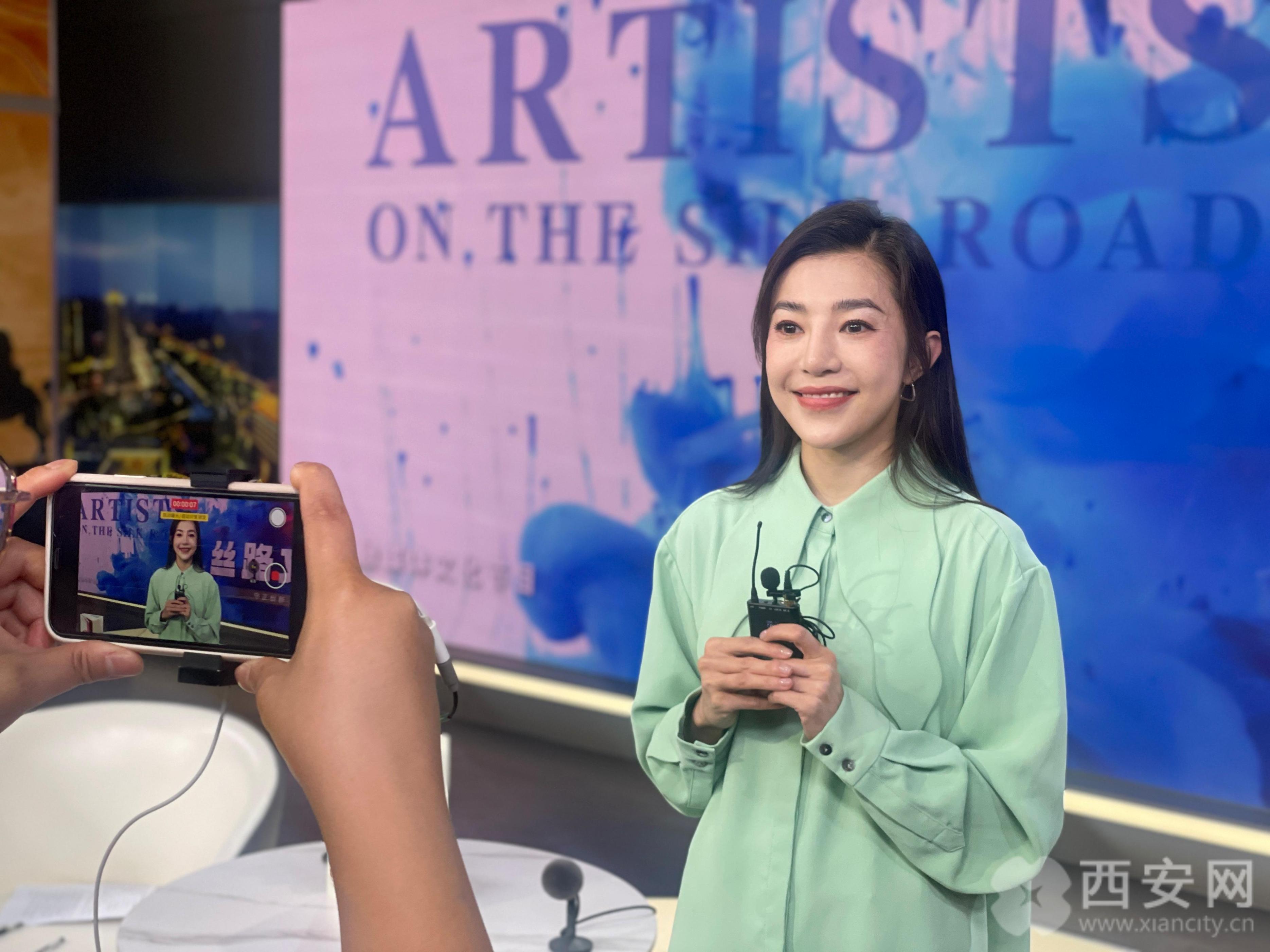 喻越越唱丝路完整版,喻越越乘风破浪春晚