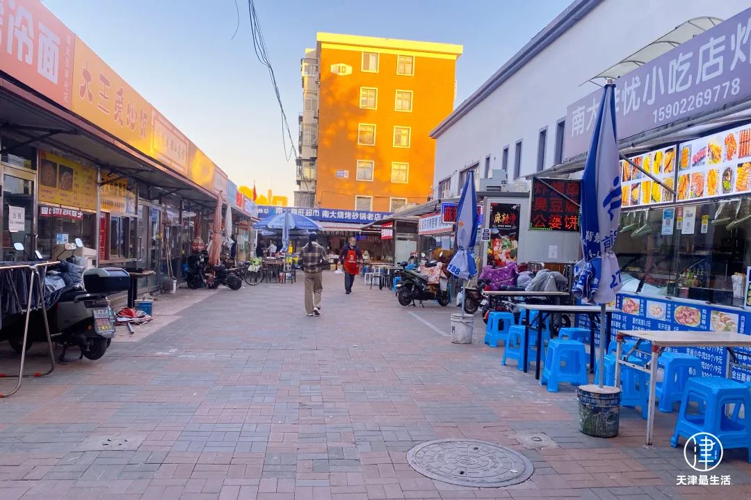 怀揣100元吃遍整条街：几十年屹立不倒，这儿不输西湖道…