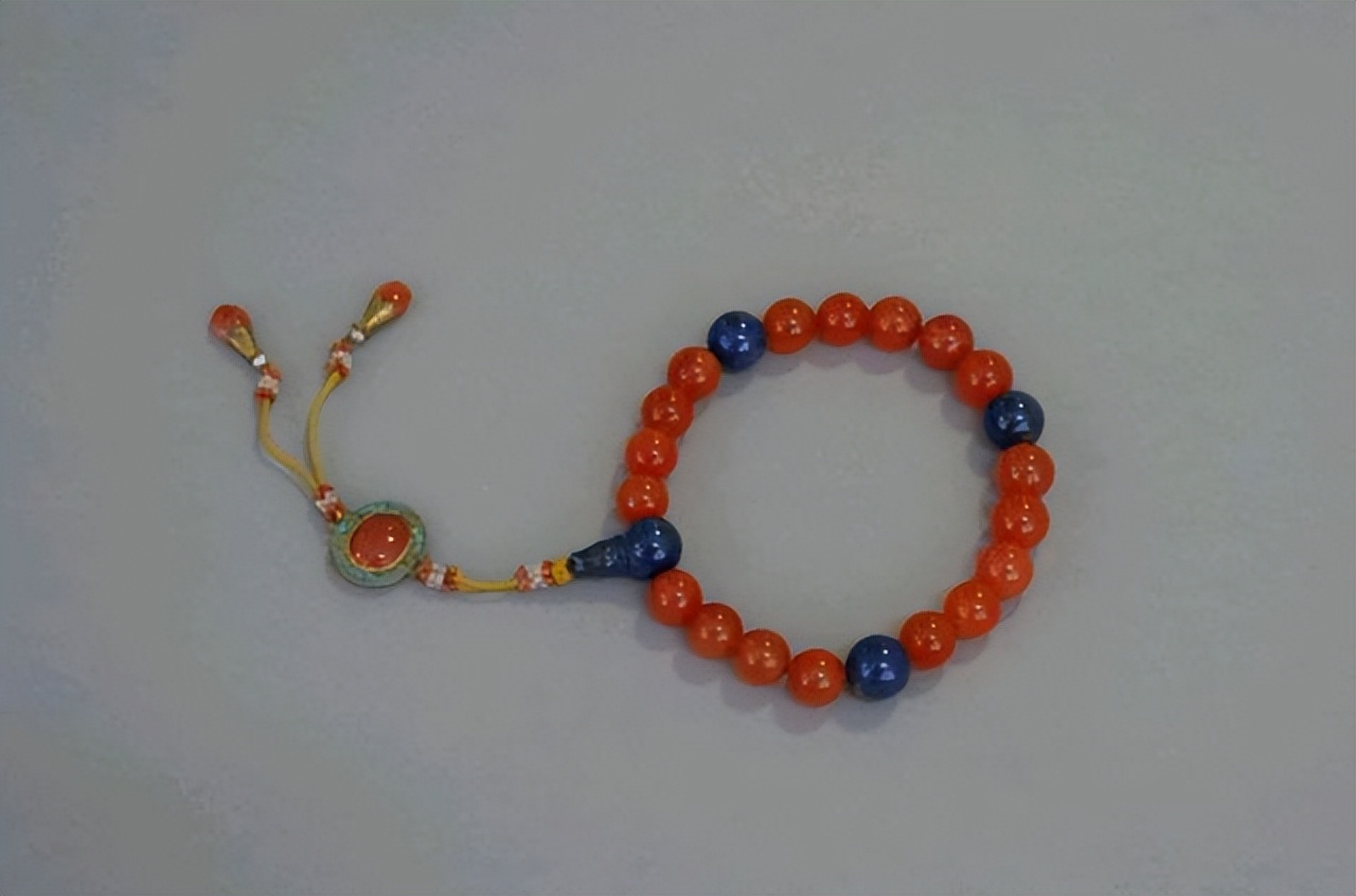 清朝宫廷后妃戴什么首饰好看,清代嫔妃们的首饰款式大全