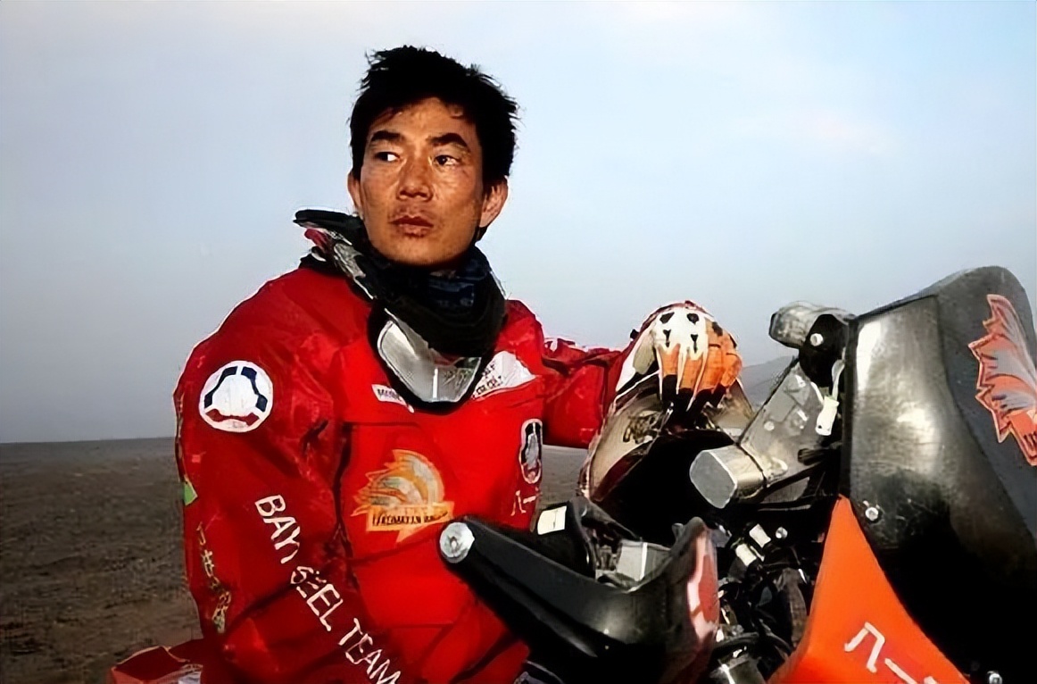 明星私下骑摩托,哪个明星最爱骑摩托车