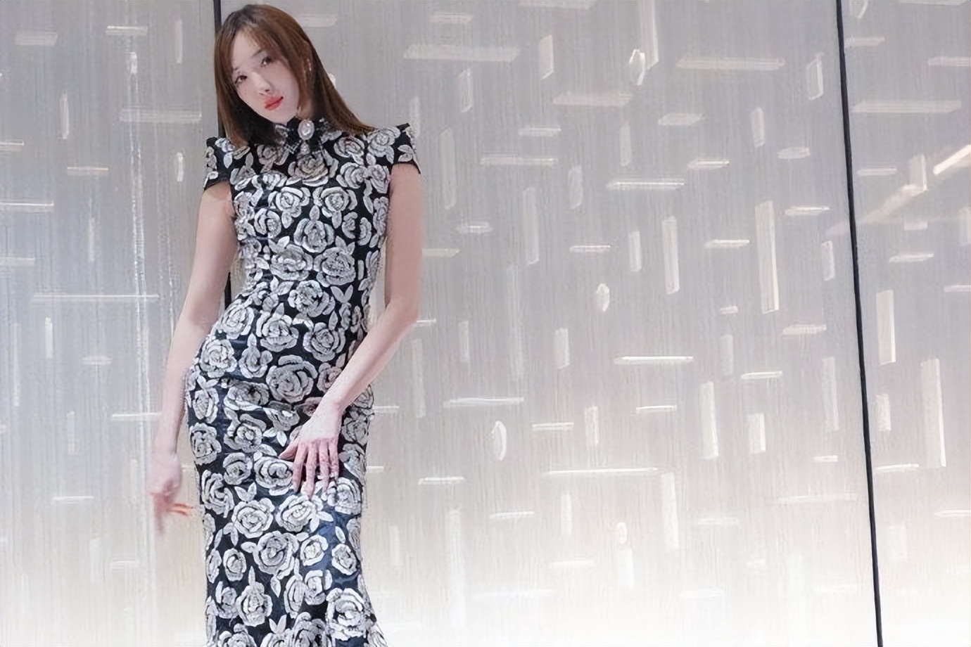 成龙女徒弟全部视频,成龙女徒弟被困酒店后续