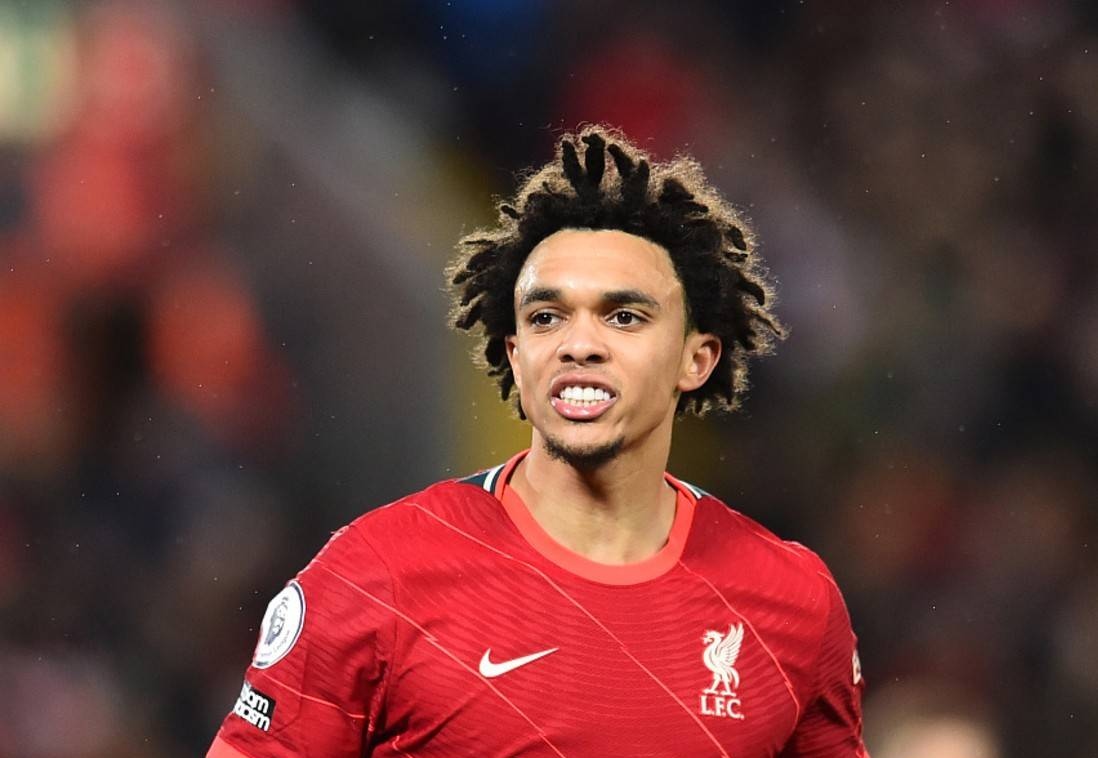 阿诺德最佳右后卫位置,最佳右后卫里斯