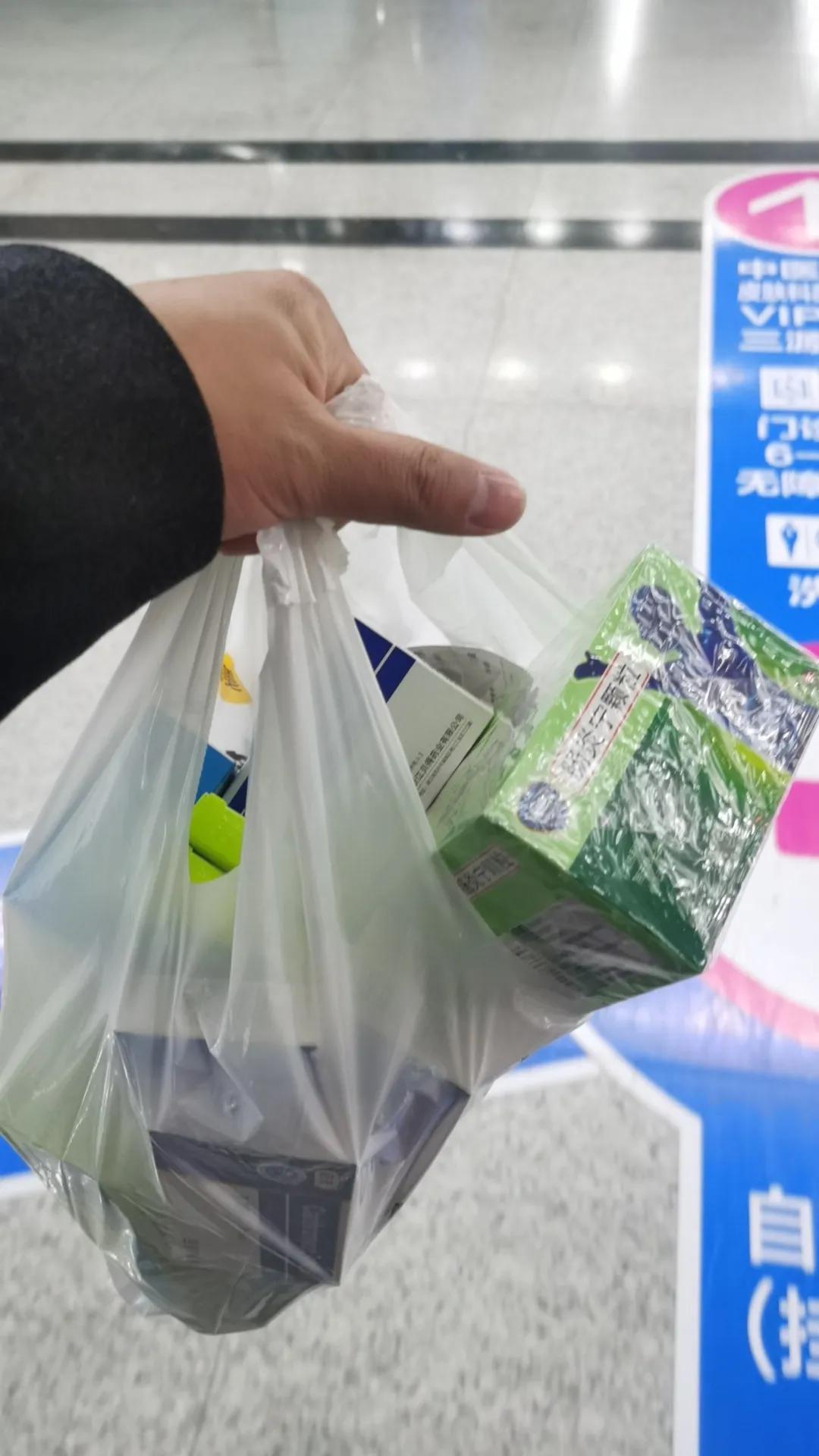 打嗝是胃炎吗,胃炎导致打嗝吃点儿什么药