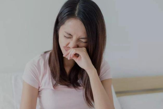 晚上睡觉嘴里发干发渴是怎么回事,晚上睡觉嘴里老是发干是怎么回事