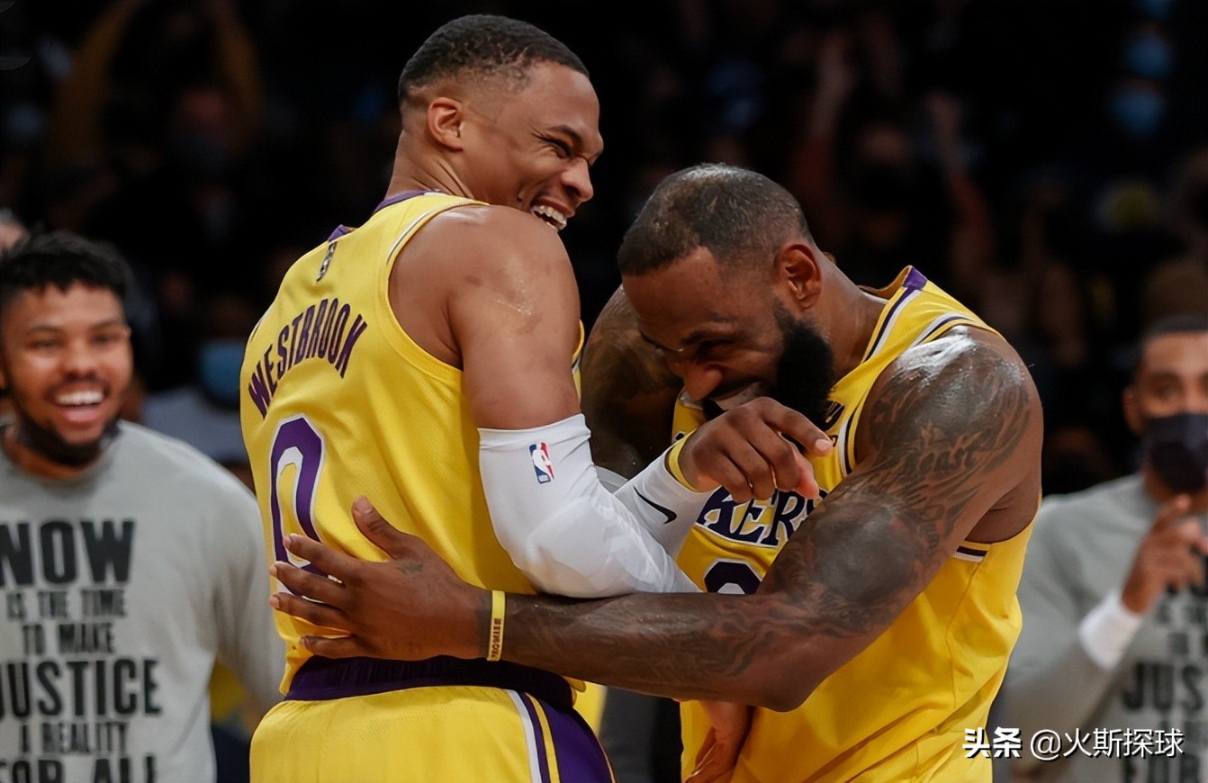 上赛季五位18+7+7的球员之一，美媒为威少鸣不平，期待新赛季