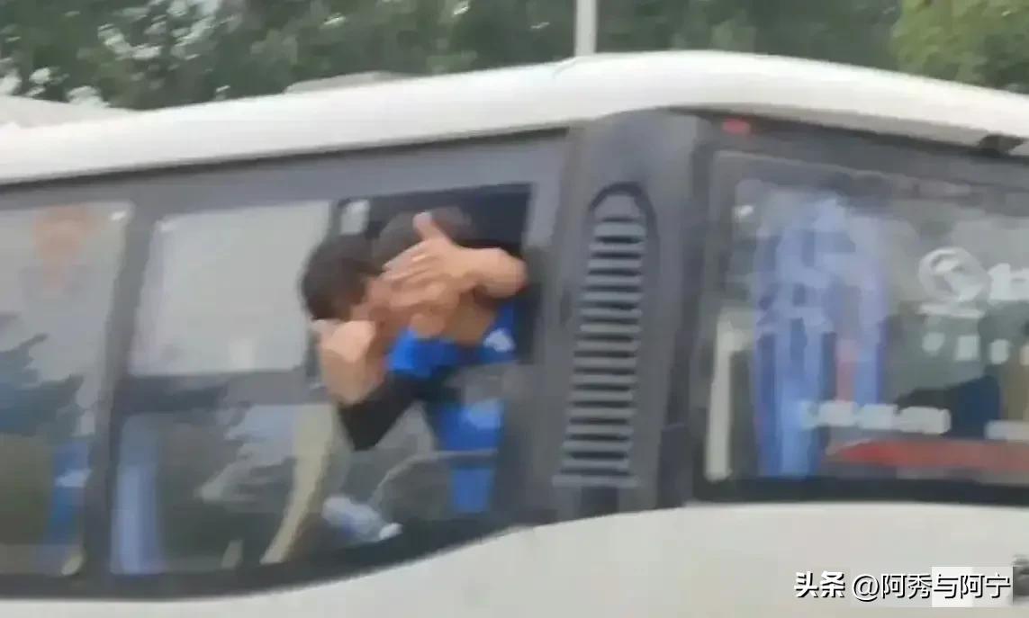 请停止网络暴力校园霸凌零容忍,请停止网络霸凌是什么意思