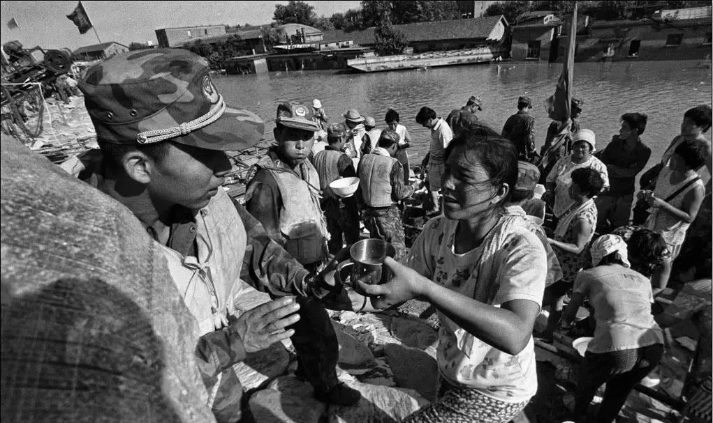 98抗洪爆破堤坝,98抗洪决堤口