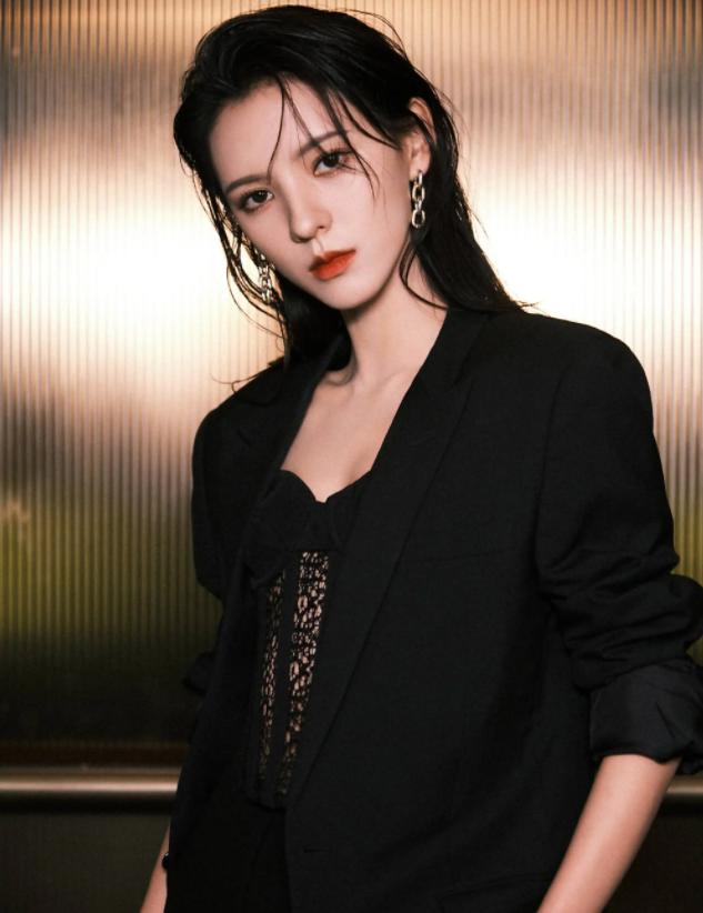 从“纯情少年”到“浪荡公子”，王思聪到底经历了什么？