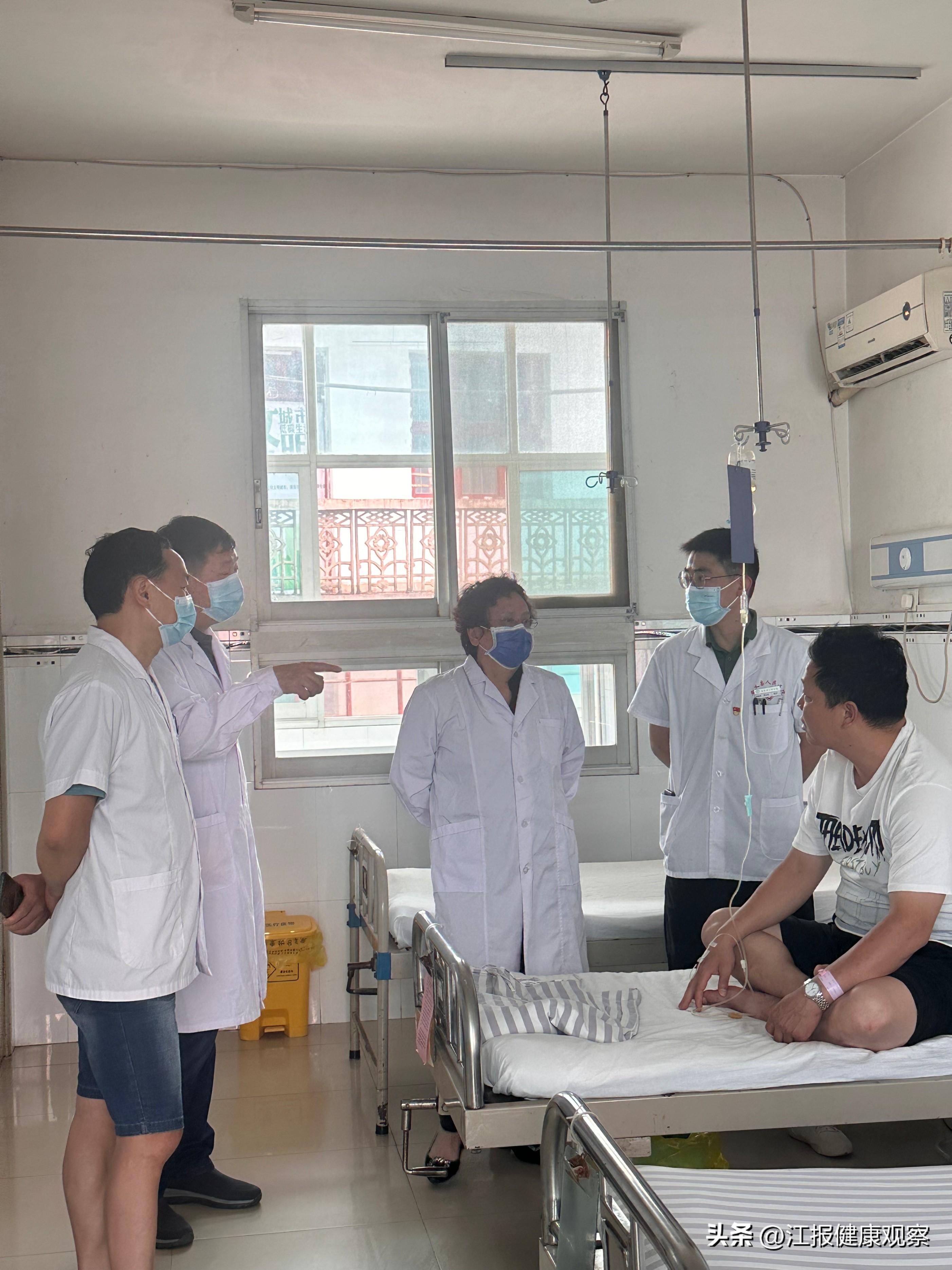 伏天义诊送清凉健康扶贫暖民心,夏日送清凉高温慰问暖人心