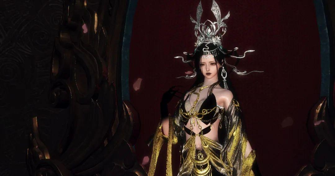 一万岁的蛇妖不要随便COS，这俩妹子没把持住试了下，结果出事了