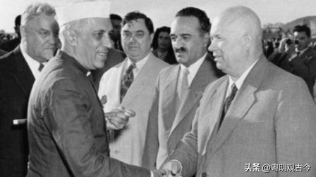 一架飞机花12亿美元，被外国轮着坑，印度是如何成为*火军**韭菜的？