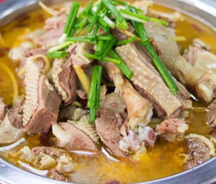 河南固始老鹅摊,地摊老鹅老板娘