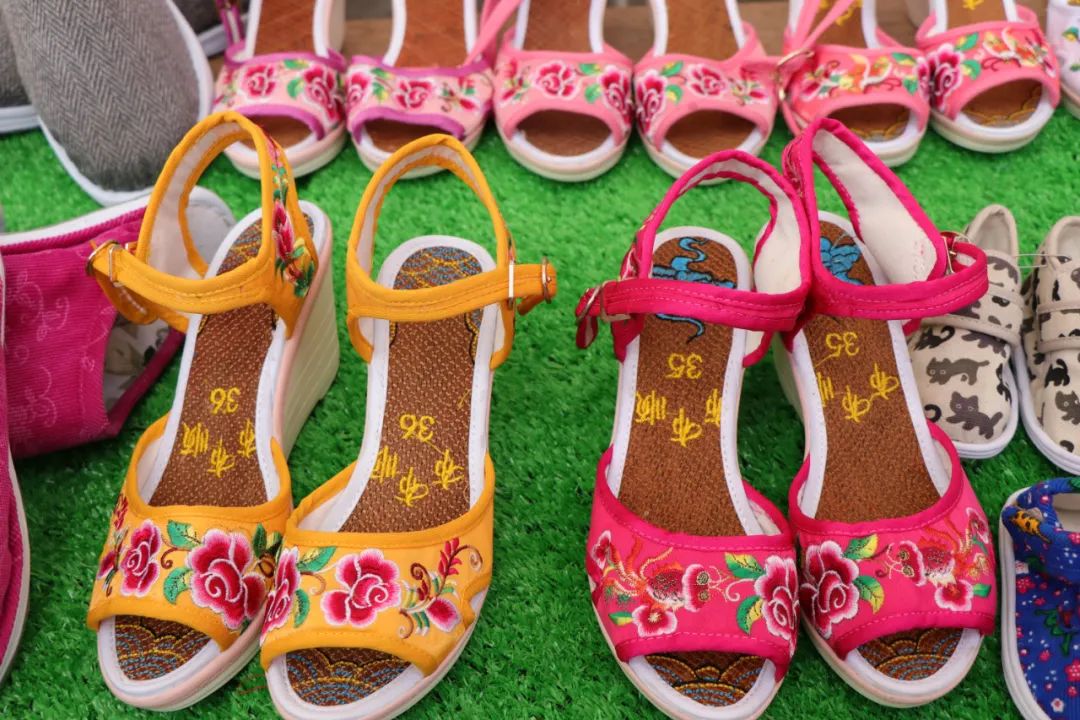 腾冲旅游必买礼包,到腾冲旅游应该买什么纪念品呢