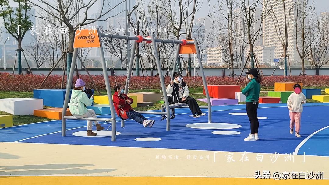 儿童乐园草坪,体育公园儿童足球场