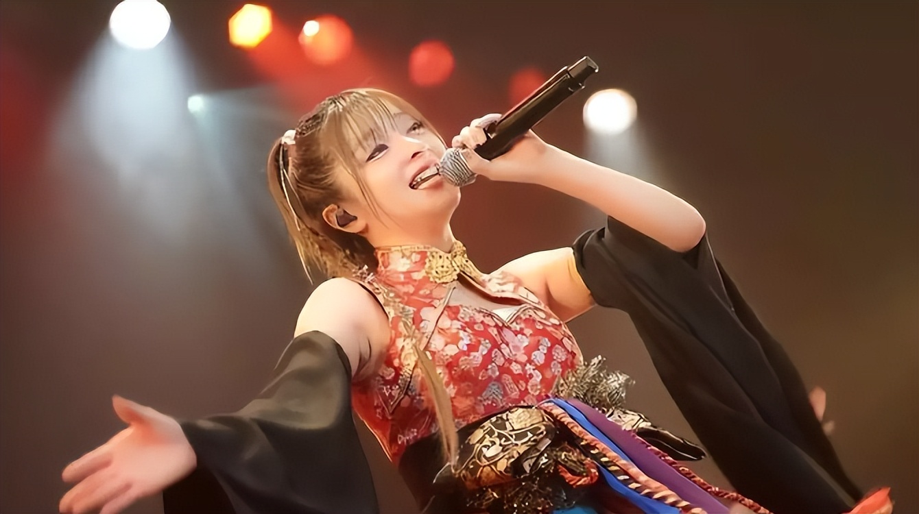 战狼2韩庚与卢靖姗片段,战狼2女主角卢靖姗片段