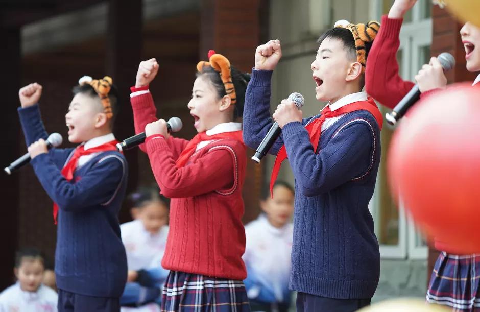 开学啦听听新生的感受,开学了看一下宿舍的环境