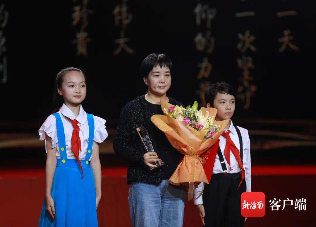 满满的感动夜空中最亮的星朗诵,满满的感动特别暖心