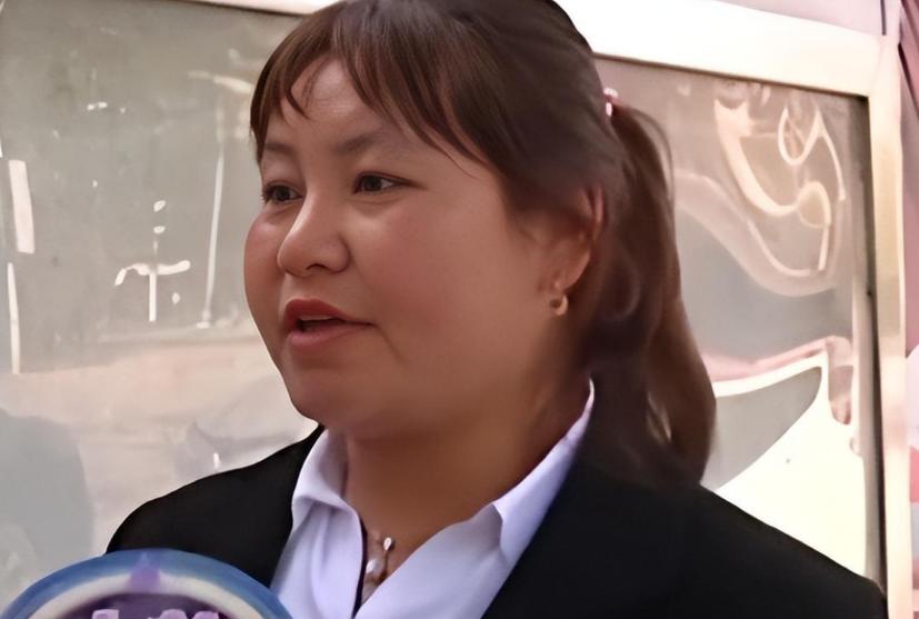 女子4s全款买车且被办理贷款,女子全款买车被8万贷款