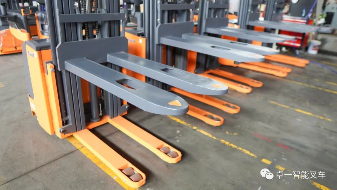 卓一所有叉车视频,卓一智能叉车交流会